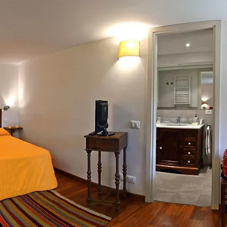 Il Glicine La Piana Dei Colli Bed & Breakfast 4*