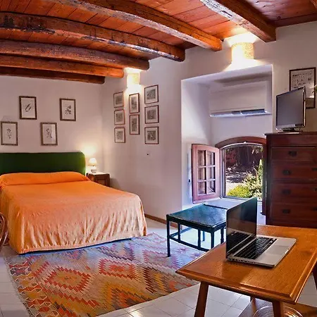 Il Glicine La Piana Dei Colli 4*